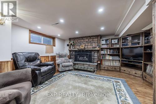 973 Sierra Boulevard, Mississauga, ON - Indoor With Fireplace