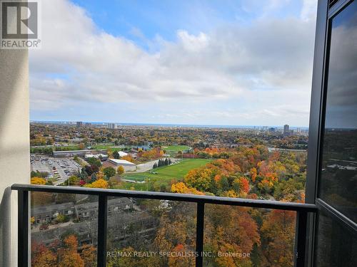 1907 - 202 Burnhamthorpe Road E, Mississauga, ON - Outdoor With Balcony With View