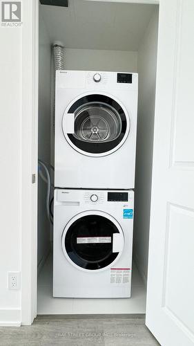 B-626 - 50 Upper Mall Way, Vaughan, ON - Indoor Photo Showing Laundry Room