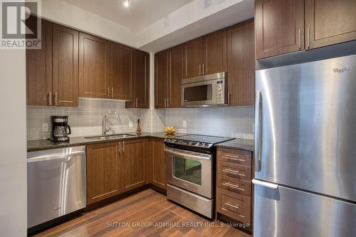 204 - 95 North Park Road, Vaughan, ON - Indoor Photo Showing Kitchen