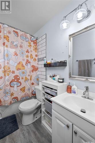 29 Kemp Crescent, Prince Albert, SK - Indoor Photo Showing Bathroom