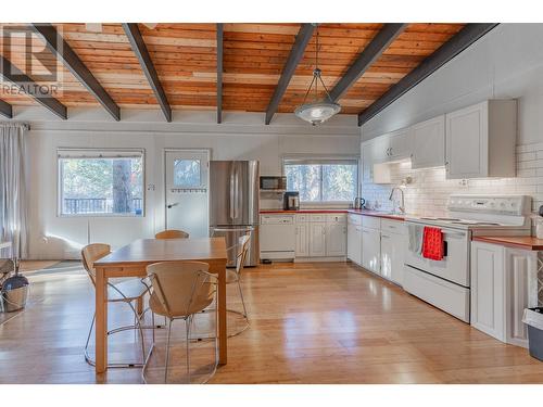 4736 Copper Crescent, Windermere, BC - Indoor Photo Showing Kitchen