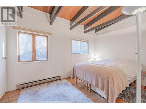 4736 Copper Crescent, Windermere, BC - Indoor Photo Showing Bedroom