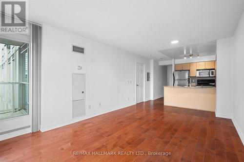 3011 - 763 Bay Street, Toronto, ON - Indoor Photo Showing Kitchen