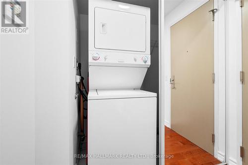 3011 - 763 Bay Street, Toronto, ON - Indoor Photo Showing Laundry Room