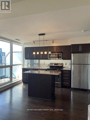 1018 - 2885 Bayview Avenue, Toronto, ON - Indoor Photo Showing Kitchen