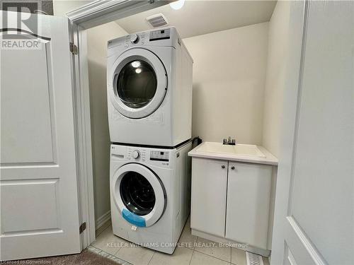 100 Baker Street, Thorold, ON - Indoor Photo Showing Laundry Room