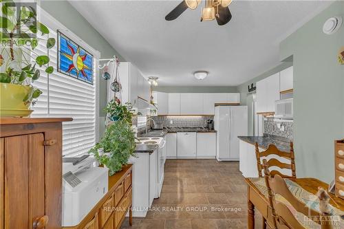 32 Felker Way, South Dundas, ON - Indoor Photo Showing Kitchen