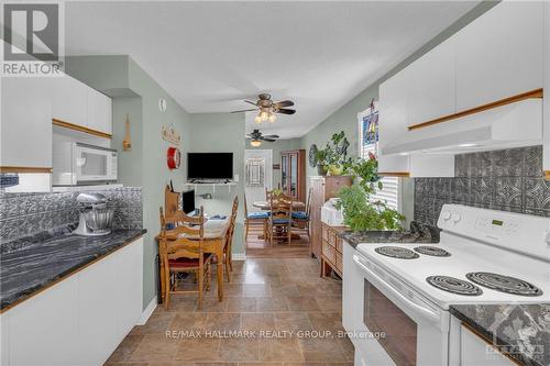 32 Felker Way, South Dundas, ON - Indoor Photo Showing Kitchen