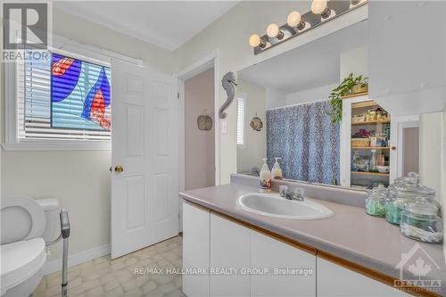 32 Felker Way, South Dundas, ON - Indoor Photo Showing Bathroom