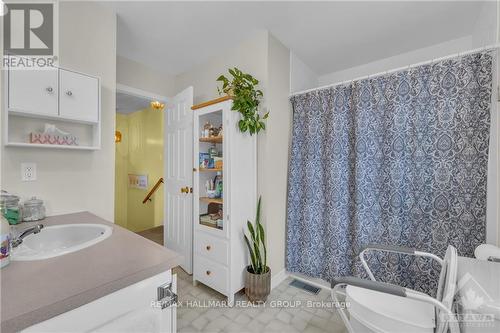 32 Felker Way, South Dundas, ON - Indoor Photo Showing Bathroom