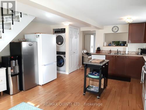 133 Bonnechere Street S, Renfrew (540 - Renfrew), ON - Indoor Photo Showing Kitchen With Double Sink