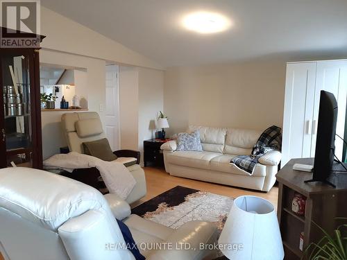 133 Bonnechere Street S, Renfrew (540 - Renfrew), ON - Indoor Photo Showing Living Room