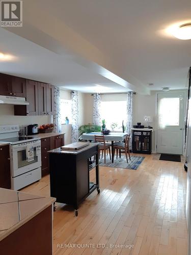 133 Bonnechere Street S, Renfrew (540 - Renfrew), ON - Indoor Photo Showing Kitchen