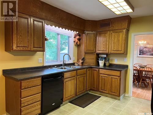 604 North Hill Drive, Swift Current, SK - Indoor Photo Showing Kitchen With Double Sink