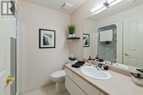 4141 Gallaghers Boulevard S, Kelowna, BC - Indoor Photo Showing Bathroom