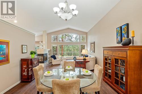 4141 Gallaghers Boulevard S, Kelowna, BC - Indoor Photo Showing Dining Room