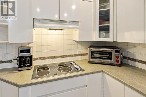 4141 Gallaghers Boulevard S, Kelowna, BC - Indoor Photo Showing Kitchen