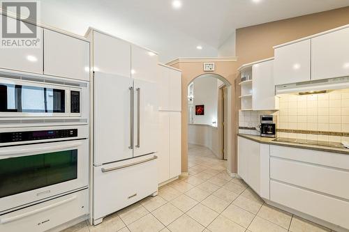 4141 Gallaghers Boulevard S, Kelowna, BC - Indoor Photo Showing Kitchen