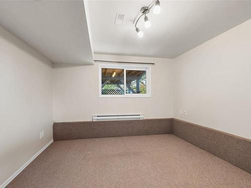 3304 Richmond Rd, Saanich, BC - Indoor Photo Showing Other Room