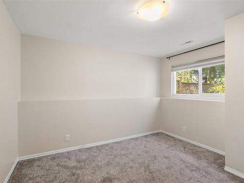 3304 Richmond Rd, Saanich, BC - Indoor Photo Showing Other Room