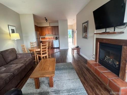 602-1971 Harbour Dr, Ucluelet, BC - Indoor Photo Showing Living Room With Fireplace