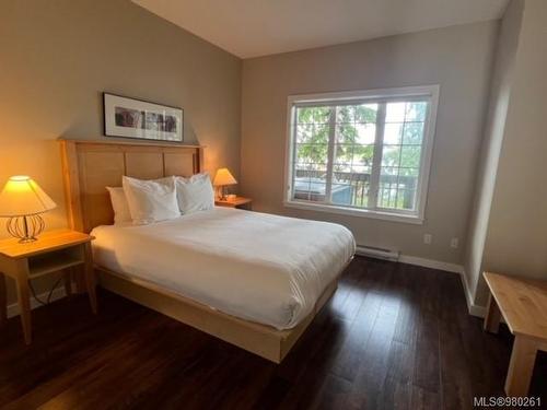 602-1971 Harbour Dr, Ucluelet, BC - Indoor Photo Showing Bedroom