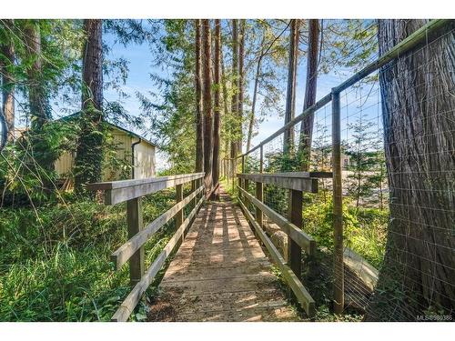 6330 Island Hwy, Qualicum Beach, BC 