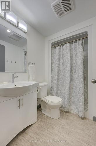 2211 - 258B Sunview Street, Waterloo, ON - Indoor Photo Showing Bathroom