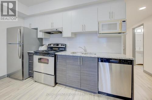 2211 - 258B Sunview Street, Waterloo, ON - Indoor Photo Showing Kitchen