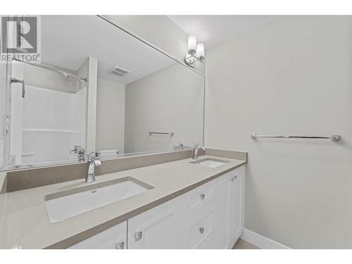 2171 Van Horne Drive Unit# 4, Kamloops, BC - Indoor Photo Showing Bathroom