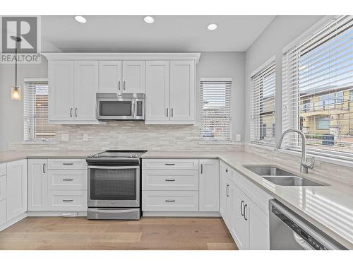 2171 Van Horne Drive Unit# 4, Kamloops, BC - Indoor Photo Showing Kitchen With Double Sink With Upgraded Kitchen