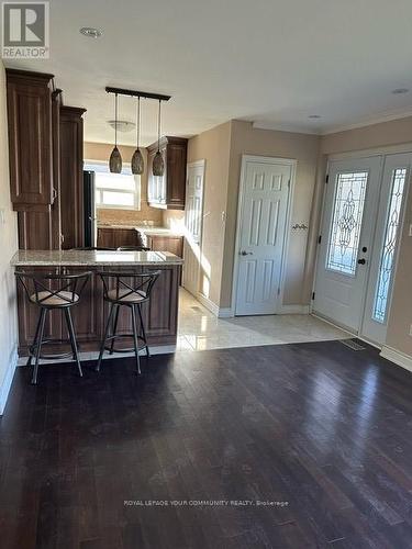 388 Allen Court, Richmond Hill, ON - Indoor Photo Showing Kitchen