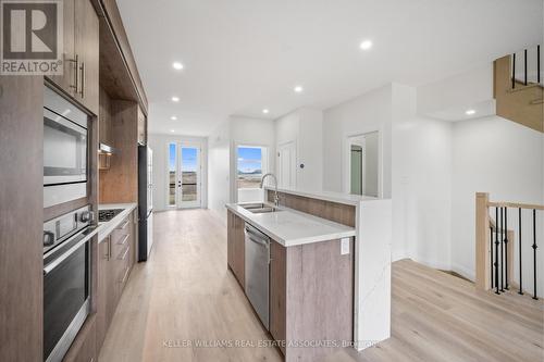 33 - 73 Warren Trail, Welland, ON - Indoor Photo Showing Kitchen With Double Sink