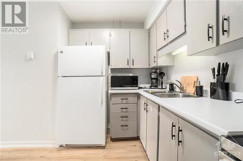 2939 Fairlea Crescent Unit#27, Ottawa, ON - Indoor Photo Showing Kitchen With Double Sink