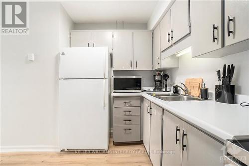 27 - 2939 Fairlea Crescent, Ottawa, ON - Indoor Photo Showing Kitchen With Double Sink