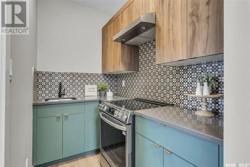 907 Traeger Manor, Saskatoon, SK - Indoor Photo Showing Kitchen