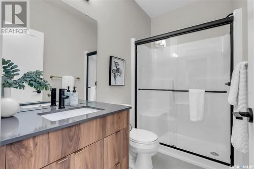 907 Traeger Manor, Saskatoon, SK - Indoor Photo Showing Bathroom