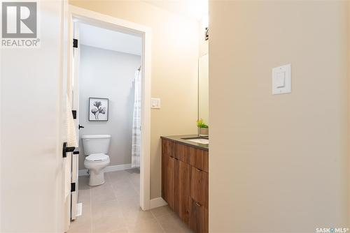 907 Traeger Manor, Saskatoon, SK - Indoor Photo Showing Bathroom