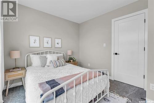 907 Traeger Manor, Saskatoon, SK - Indoor Photo Showing Bedroom