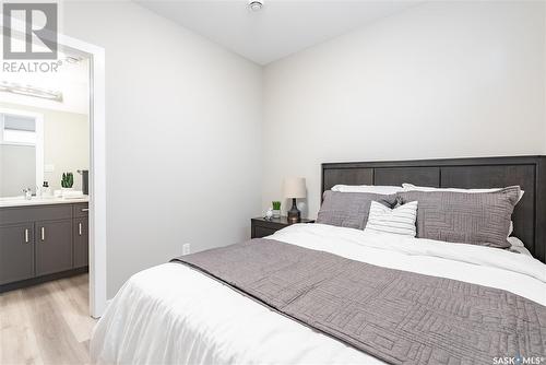 907 Traeger Manor, Saskatoon, SK - Indoor Photo Showing Bedroom