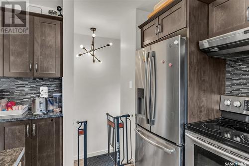 366 Wedge Road, Saskatoon, SK - Indoor Photo Showing Kitchen