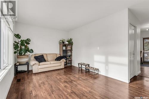 366 Wedge Road, Saskatoon, SK - Indoor Photo Showing Living Room