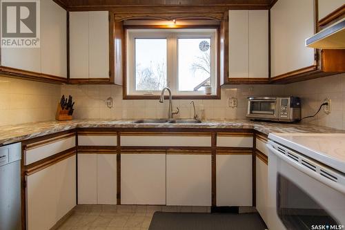 659 Candle Way, Saskatoon, SK - Indoor Photo Showing Kitchen With Double Sink