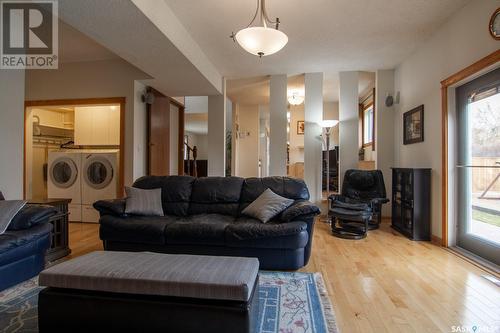 659 Candle Way, Saskatoon, SK - Indoor Photo Showing Living Room