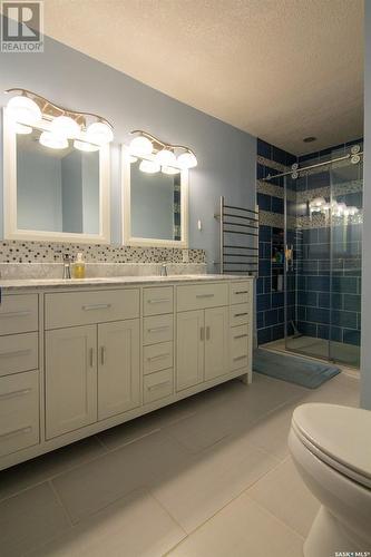 659 Candle Way, Saskatoon, SK - Indoor Photo Showing Bathroom