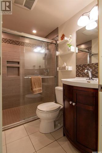 659 Candle Way, Saskatoon, SK - Indoor Photo Showing Bathroom