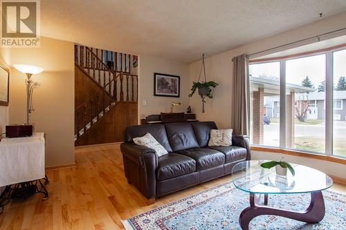 659 Candle Way, Saskatoon, SK - Indoor Photo Showing Living Room