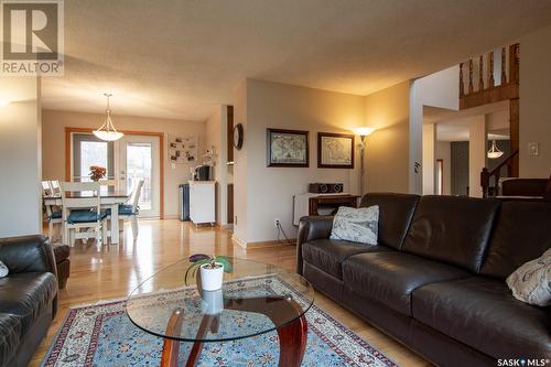 659 Candle Way, Saskatoon, SK - Indoor Photo Showing Living Room