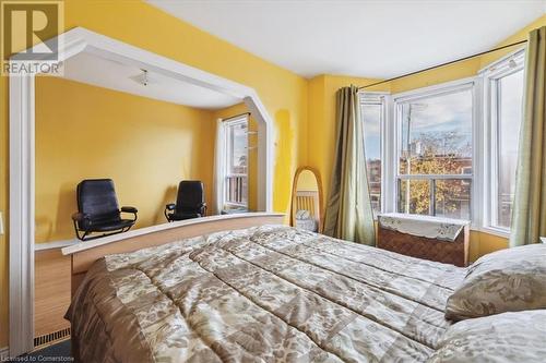 63 Clyde Street, Hamilton, ON - Indoor Photo Showing Bedroom